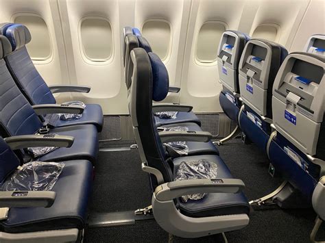 Flat Bed Business (Rows 1-11) Recliner Premium Economy (Rows 15-19) Standard Economy (Rows 22-46) View map. . United seatguru 777200